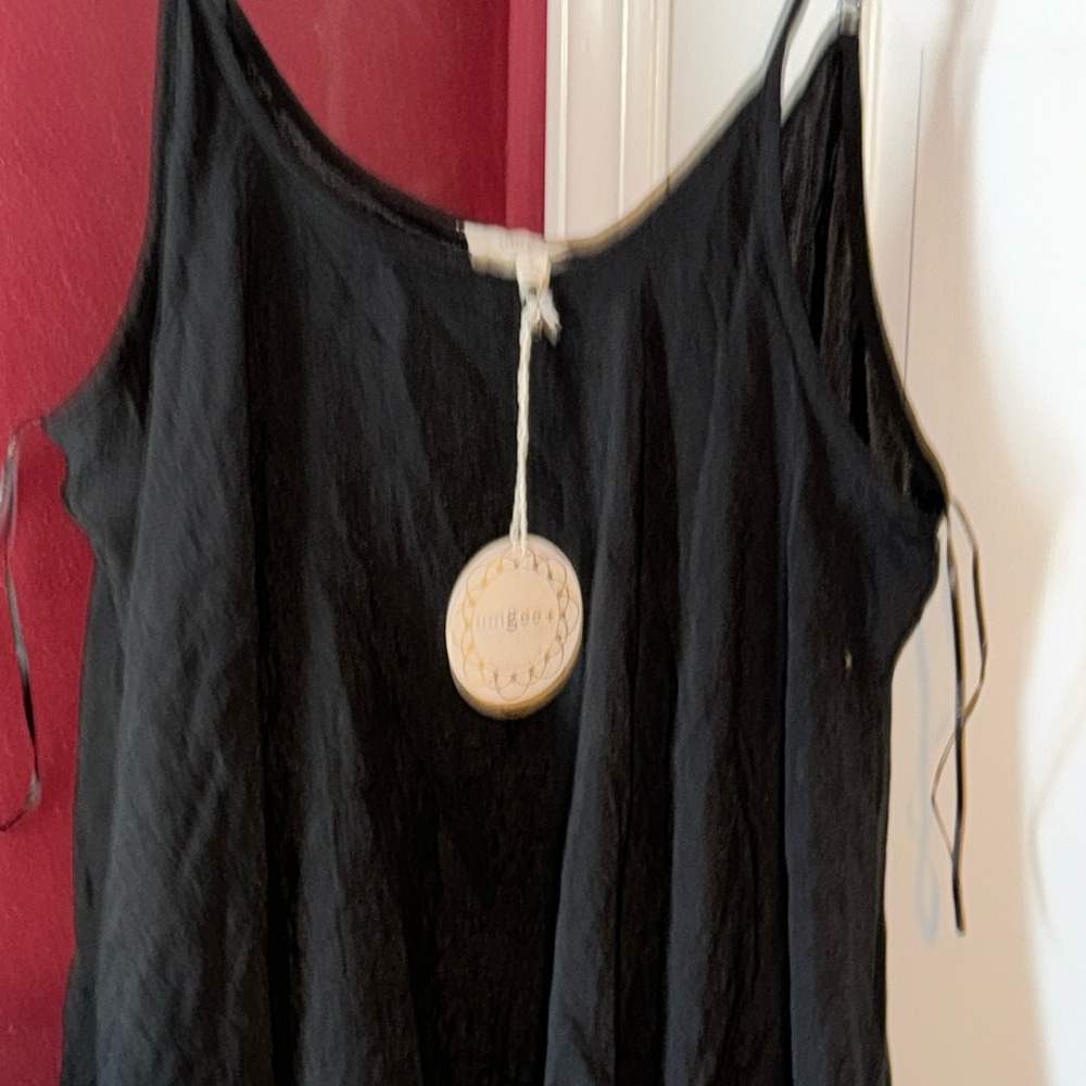 New with tags boutique umgee + black sleeveless shirt size XL